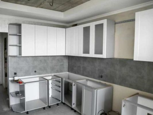 Kuhinjski elementi po kosih